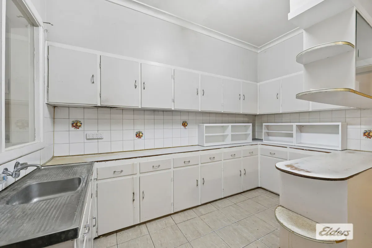 27 Taylor Street — photo 2 of 12