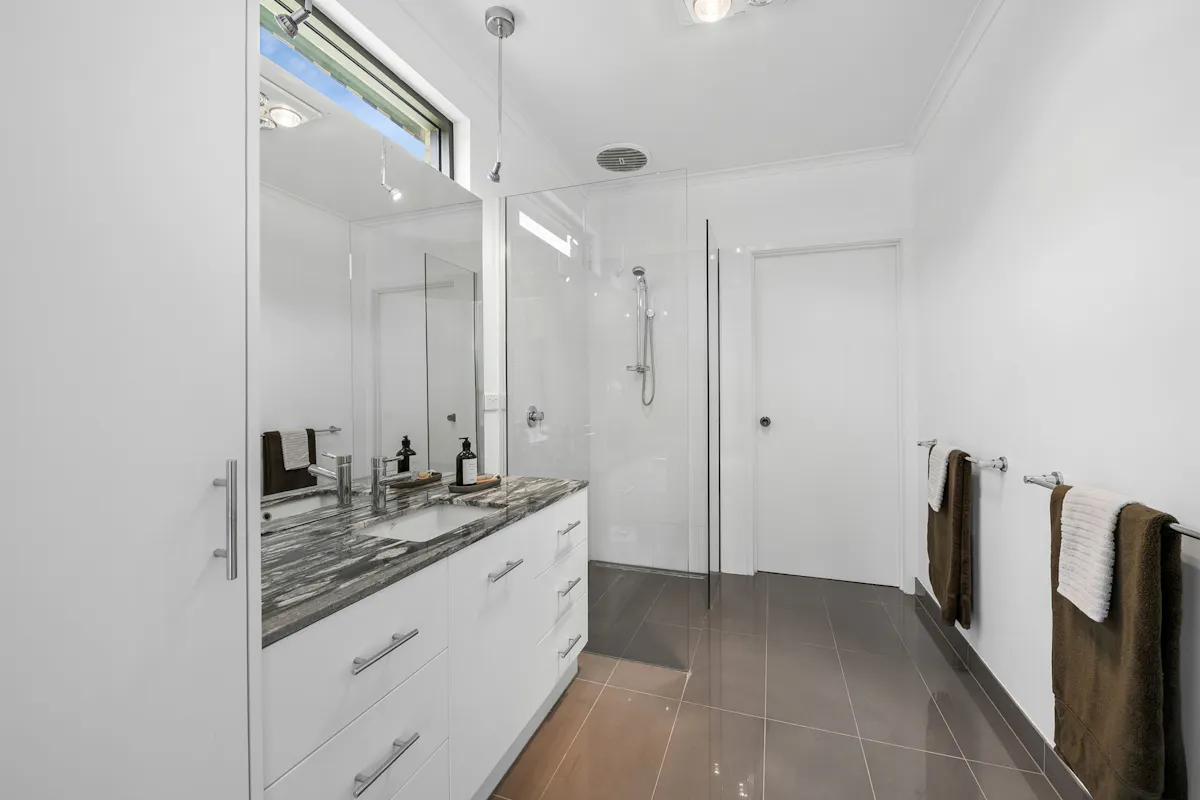 76 Taylors Lane — photo 16 of 29