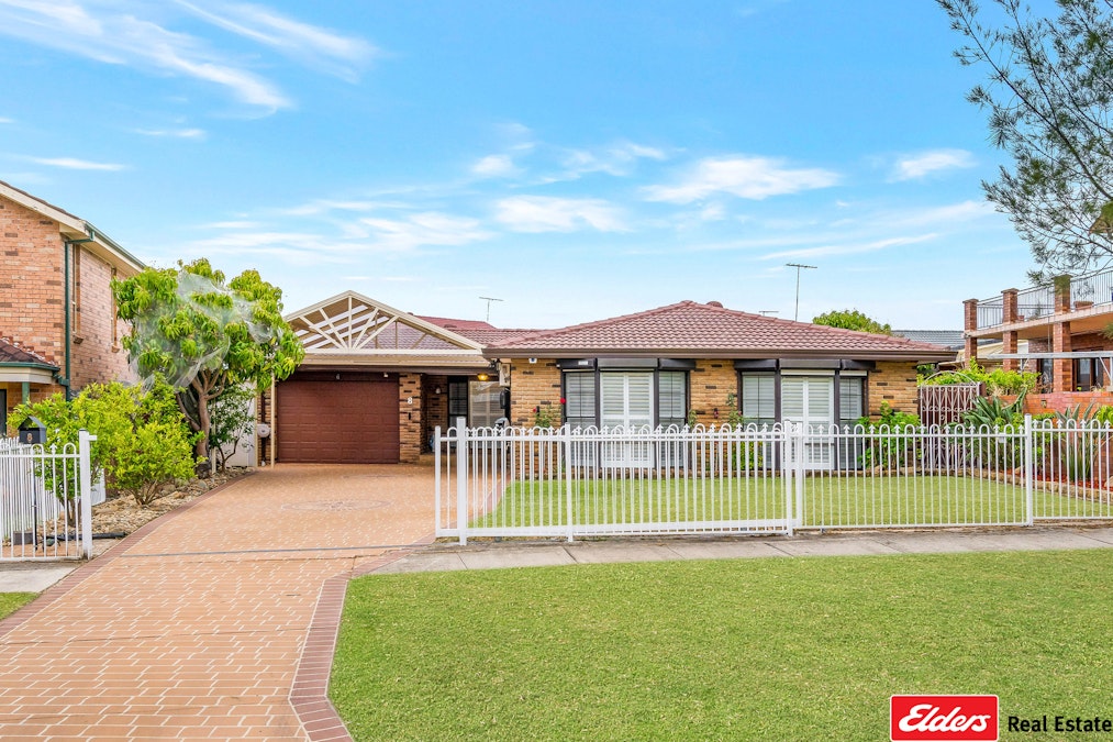 8 Tallowood Crescent, Bossley Park, NSW, 2176 - Image 11