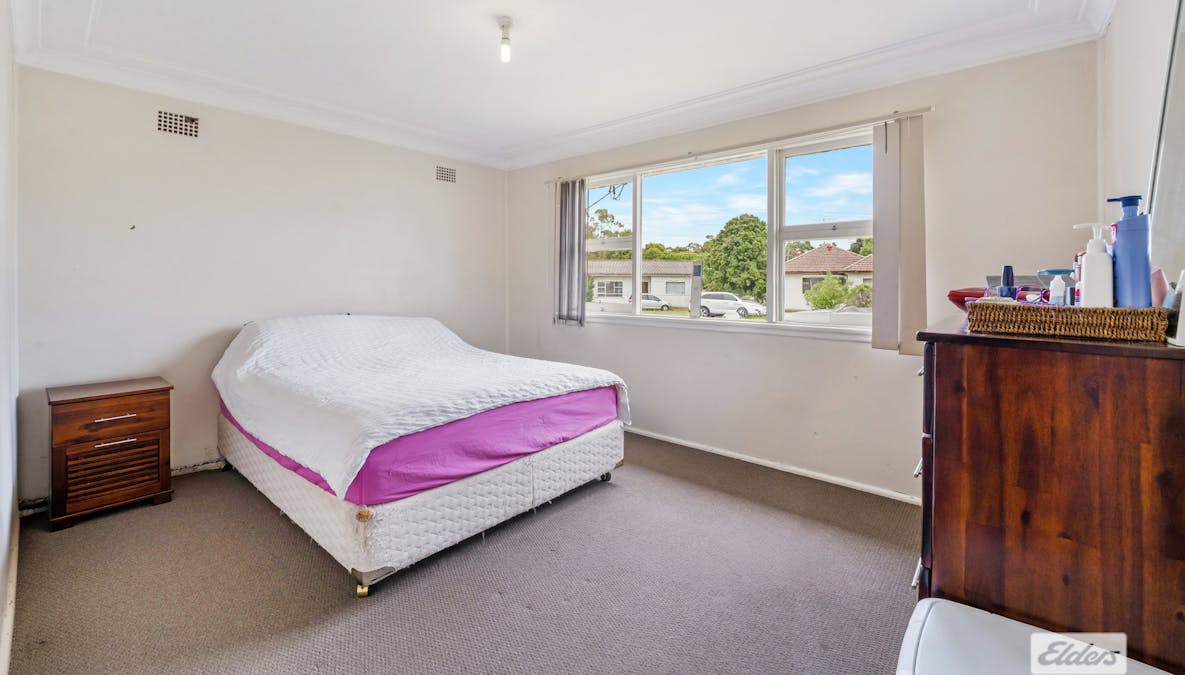 1 Kennett Place, Glenfield, NSW, 2167 - Image 15