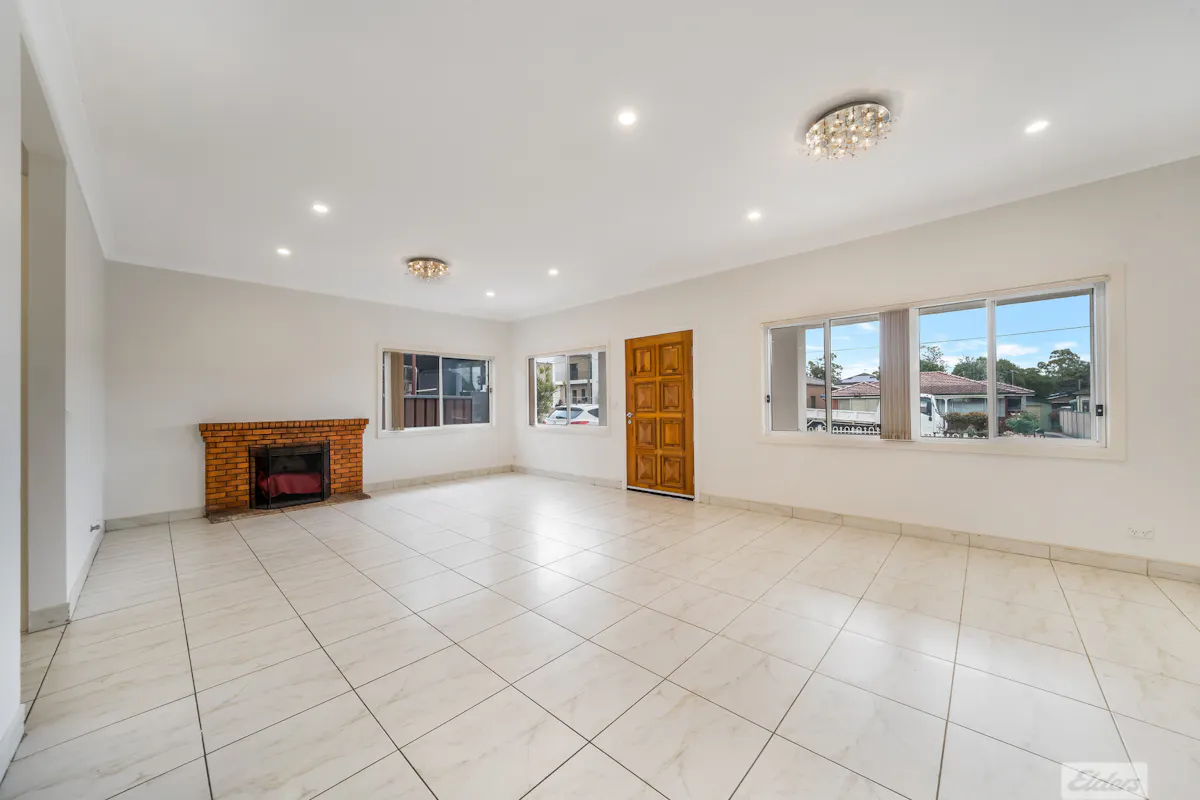 14 Roslyn Street — photo 3 of 15