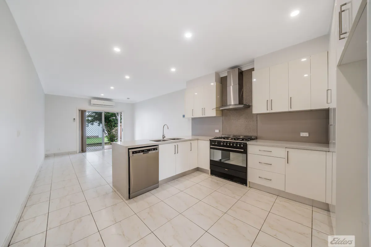 14 Roslyn Street — photo 4 of 15