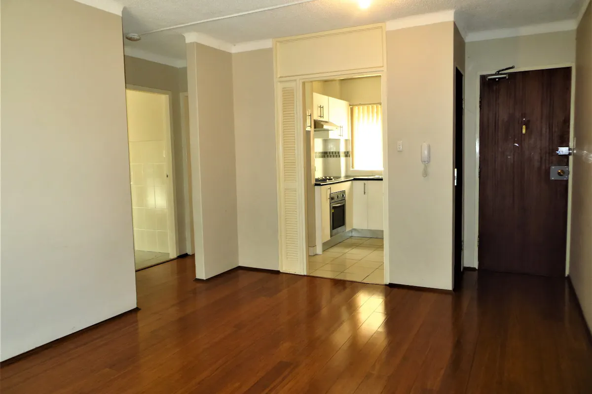 6/11 Forbes Street — photo 4 of 7