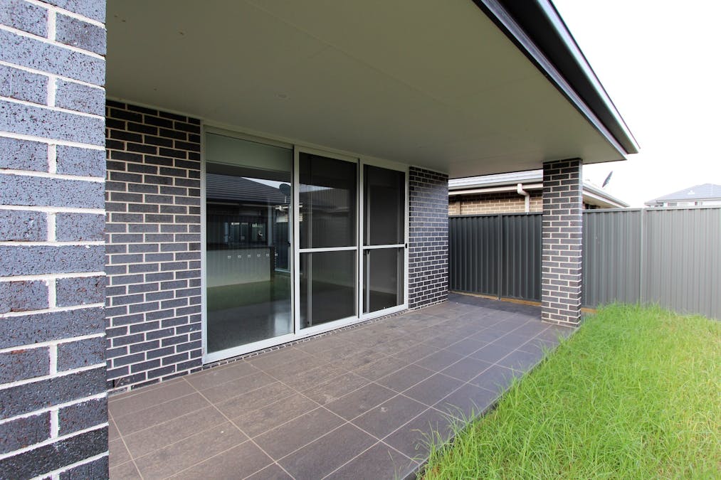 157 Flynn Avenue, Middleton Grange, NSW, 2171 - Image 14