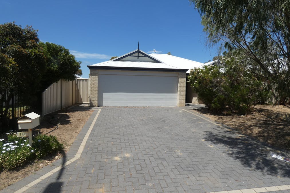 10 Menna Brace , Greenfields, WA, 6210 - Image 1