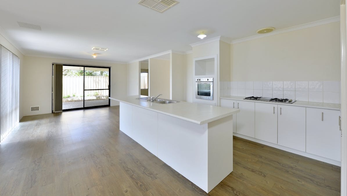 10 Menna Brace , Greenfields, WA, 6210 - Image 2