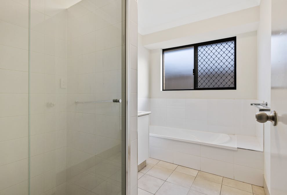 49 Sharperton Meander, Dudley Park, WA, 6210 - Image 18
