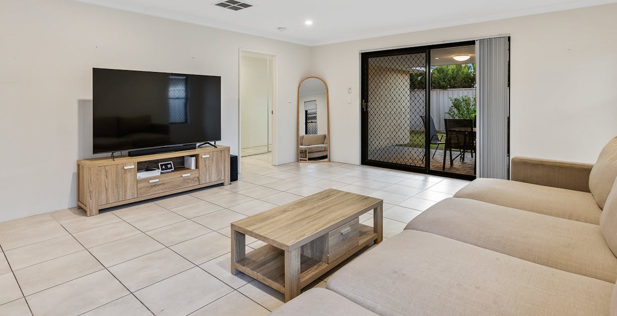 49 Sharperton Meander, Dudley Park, WA, 6210 - Image 8