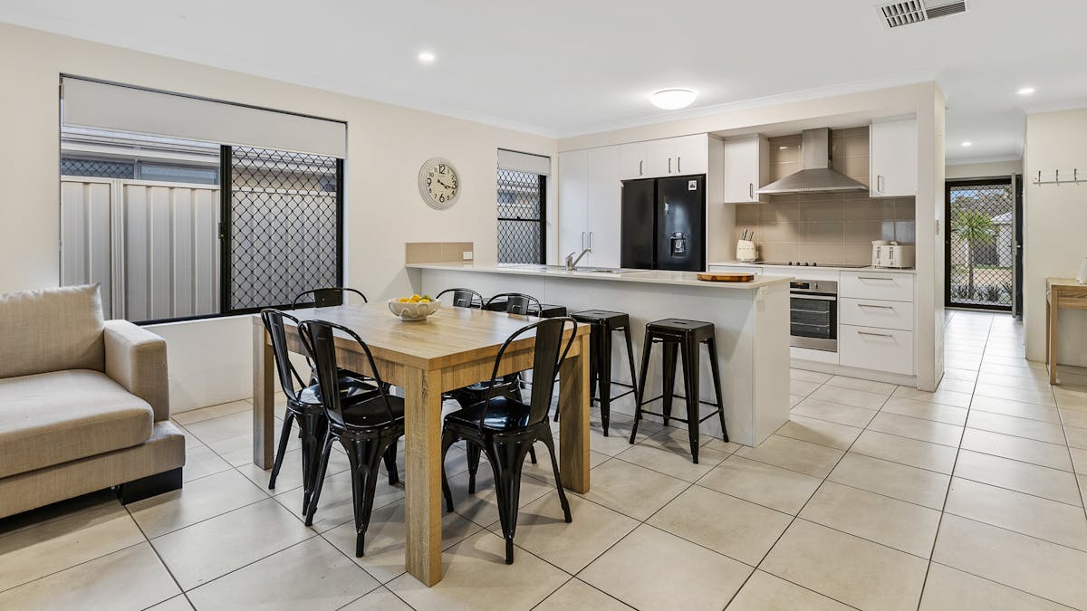 49 Sharperton Meander, Dudley Park, WA, 6210 - Image 5