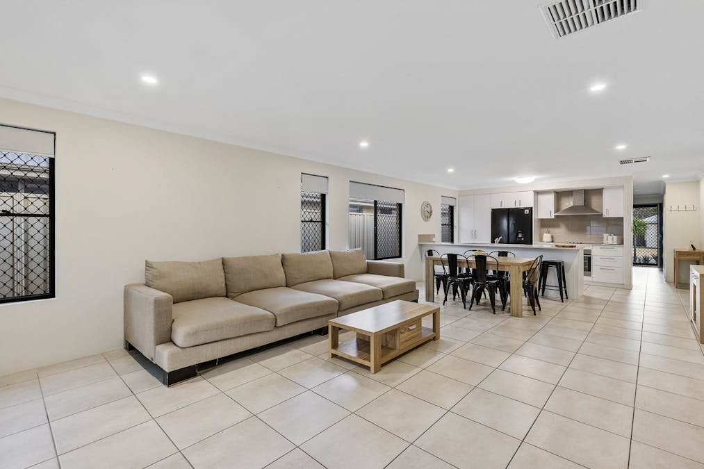 49 Sharperton Meander, Dudley Park, WA, 6210 - Image 6