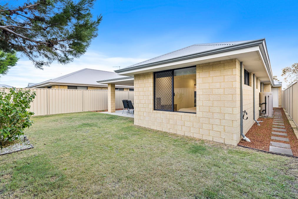 49 Sharperton Meander, Dudley Park, WA, 6210 - Image 14