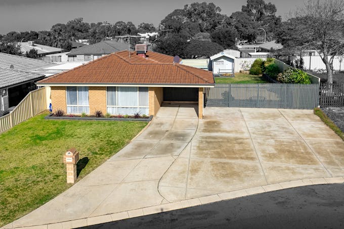 10 Isdell Place, Greenfields, WA, 6210 - Image 1