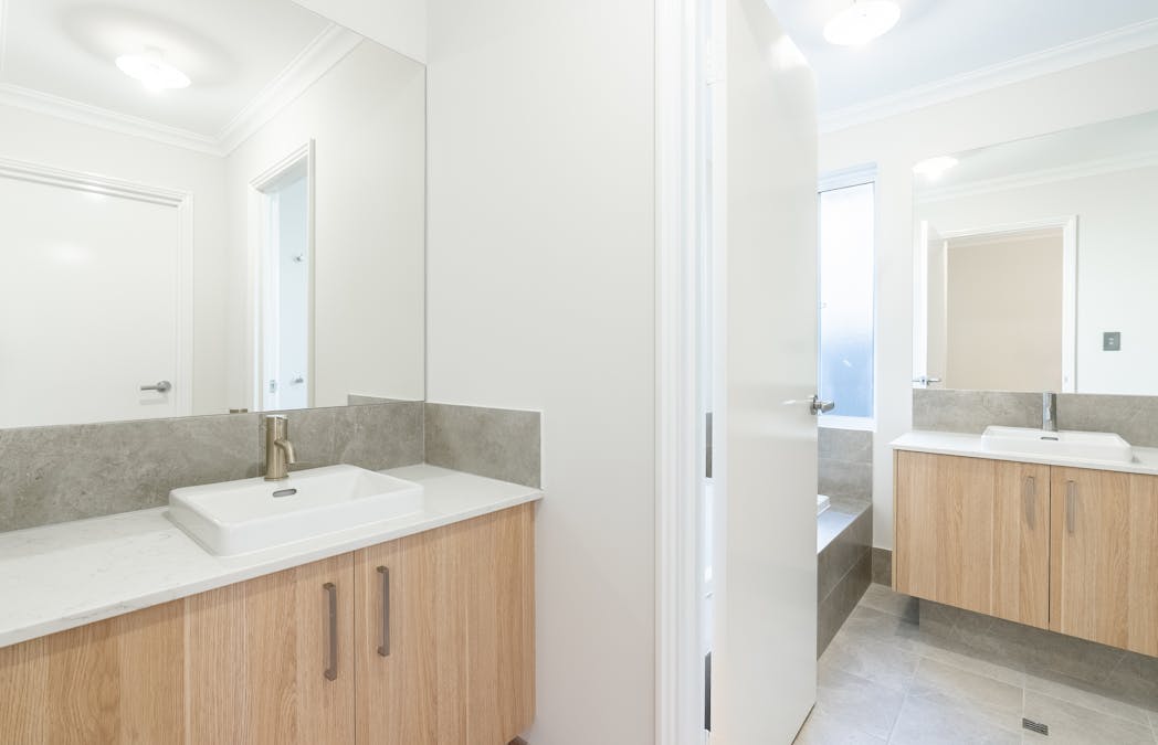 345 Lake Valley Drive, Lakelands, WA, 6180 - Image 16