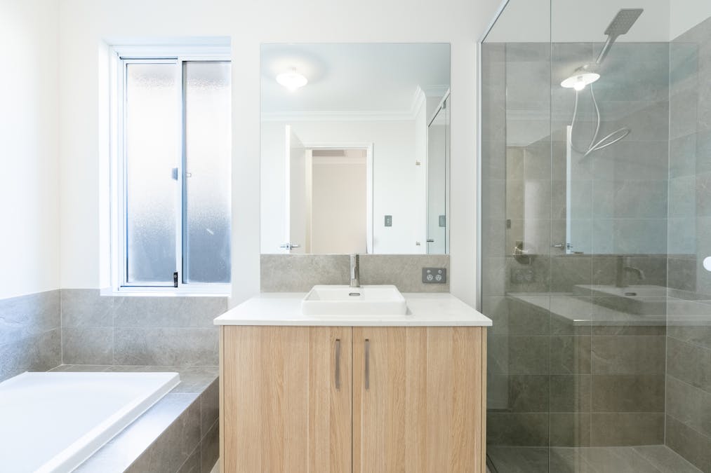 345 Lake Valley Drive, Lakelands, WA, 6180 - Image 17