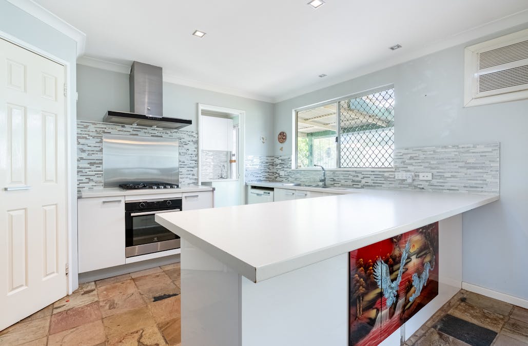 12 Pinkett Close, Dawesville, WA, 6211 - Image 2