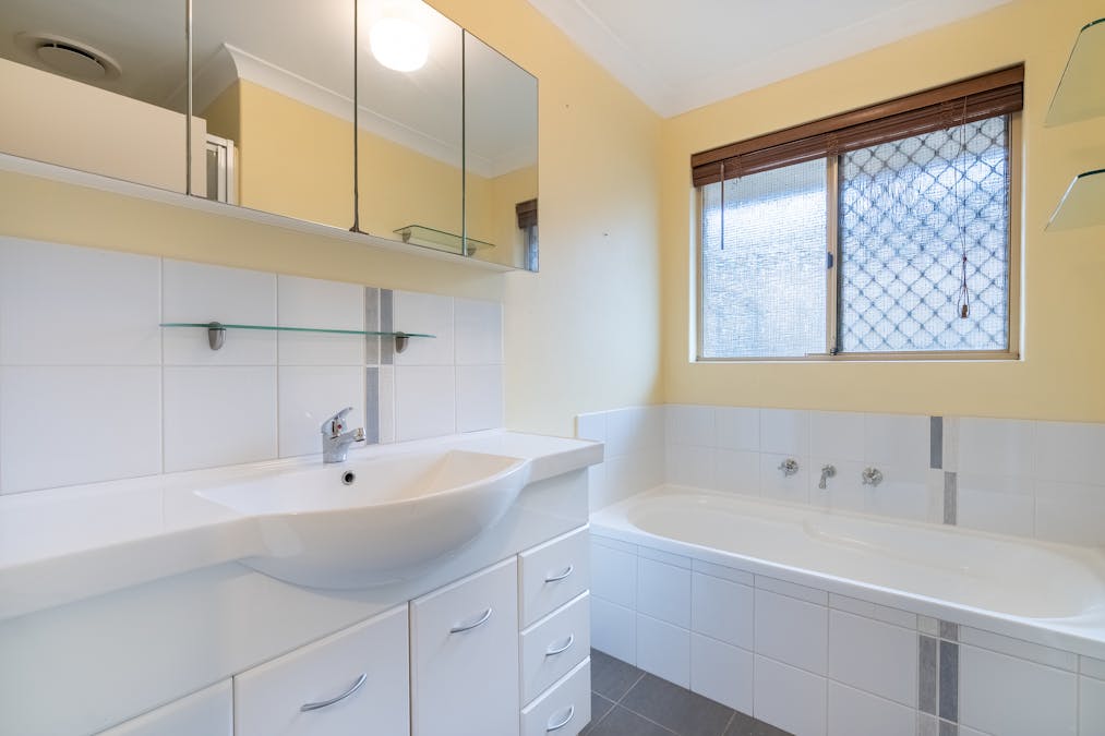 13 Madison Street, Cooloongup, WA, 6168 - Image 10