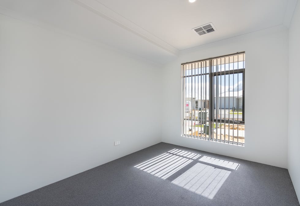 21 Orchardleigh Boulevard, Lakelands, WA, 6180 - Image 7