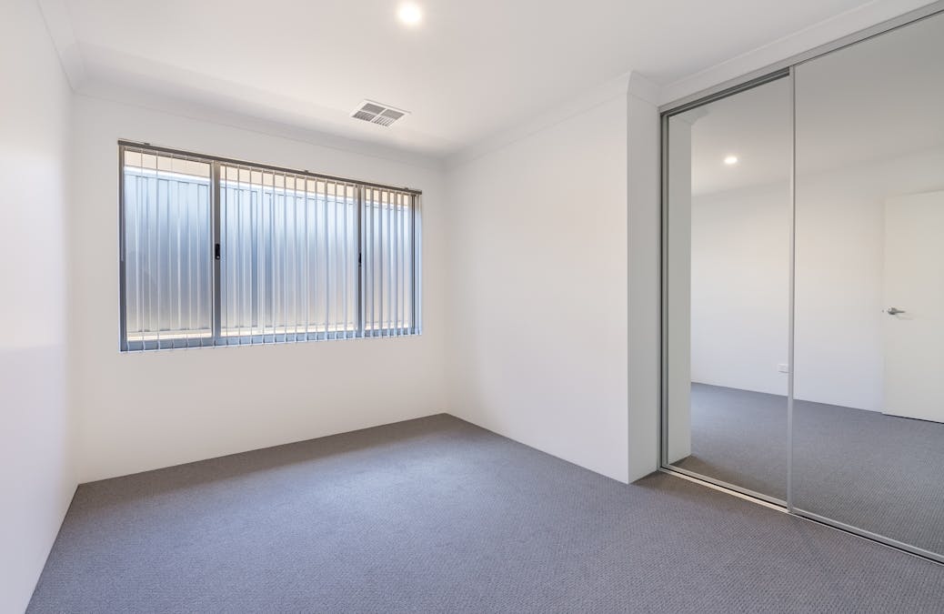 21 Orchardleigh Boulevard, Lakelands, WA, 6180 - Image 13