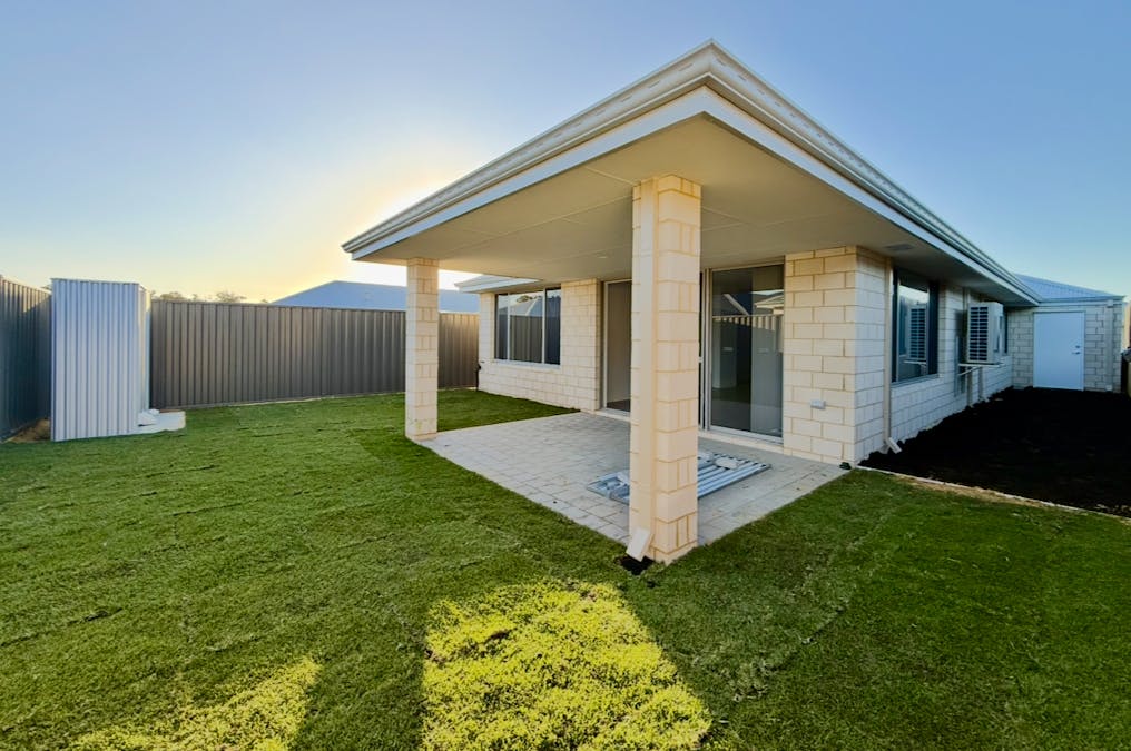 21 Orchardleigh Boulevard, Lakelands, WA, 6180 - Image 15