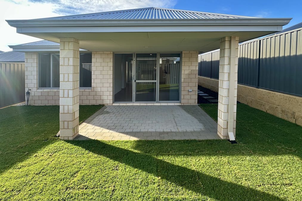21 Orchardleigh Boulevard, Lakelands, WA, 6180 - Image 16