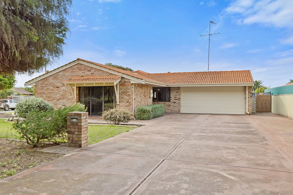 30 Leyburn Drive, Halls Head, WA, 6210 - Image 2