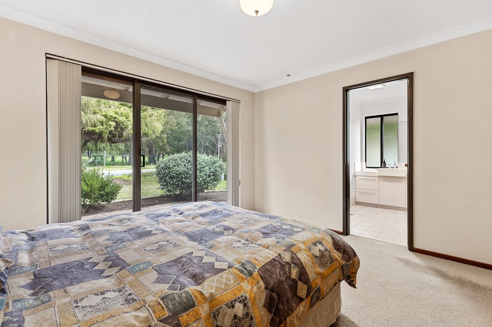 30 Leyburn Drive, Halls Head, WA, 6210 - Image 14
