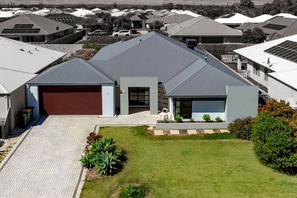 283 Peelwood Parade, Halls Head, WA, 6210 - Image 2