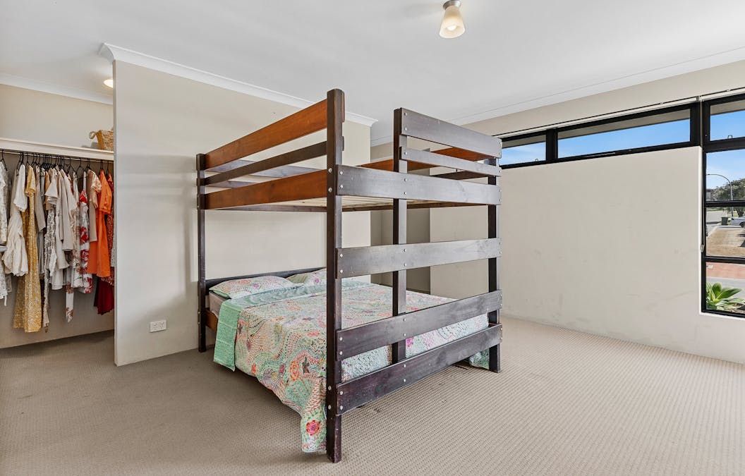 283 Peelwood Parade, Halls Head, WA, 6210 - Image 4