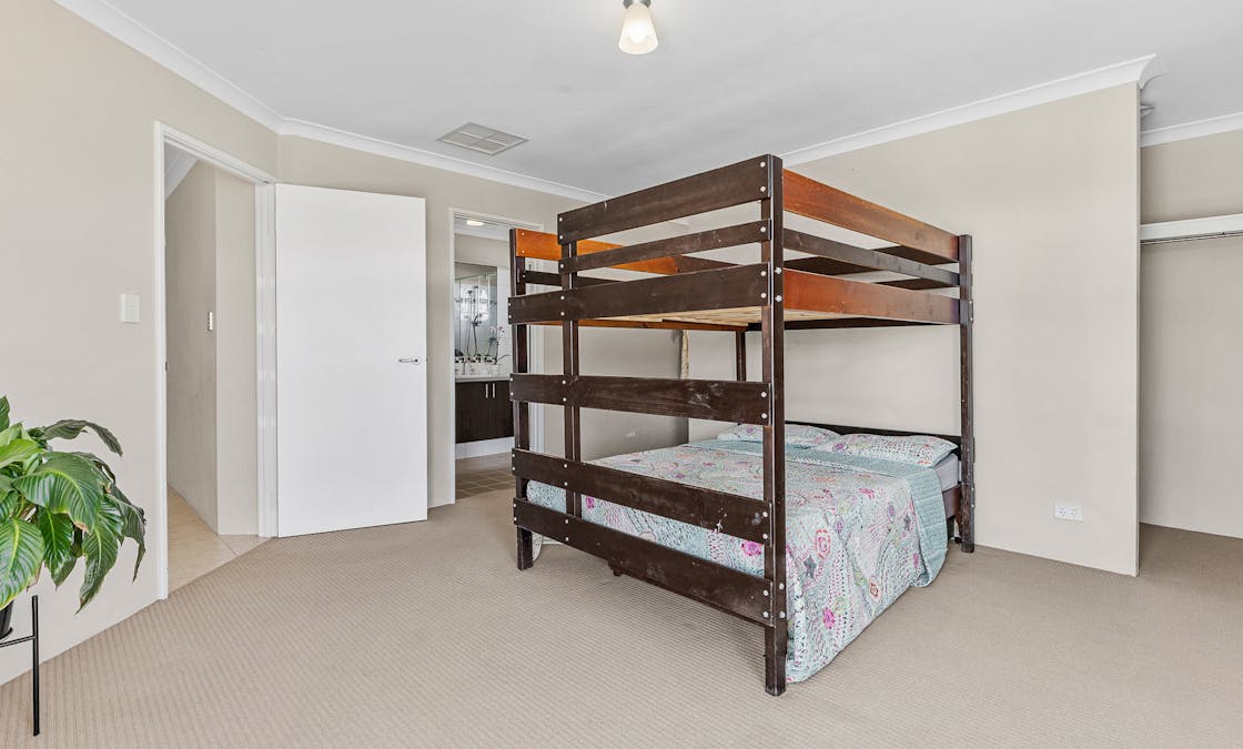 283 Peelwood Parade, Halls Head, WA, 6210 - Image 5