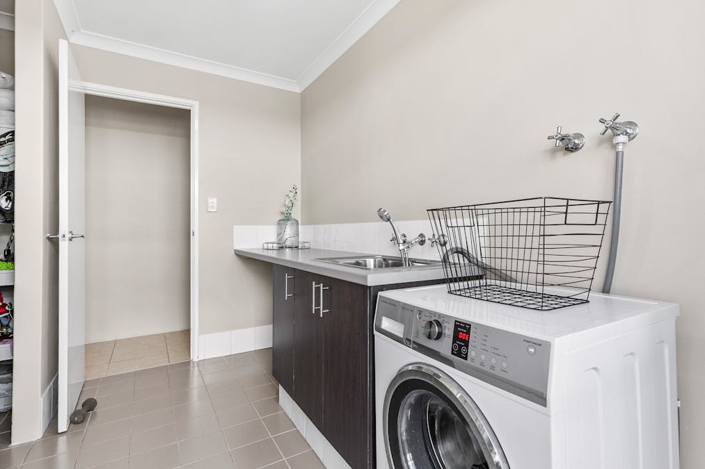 283 Peelwood Parade, Halls Head, WA, 6210 - Image 20