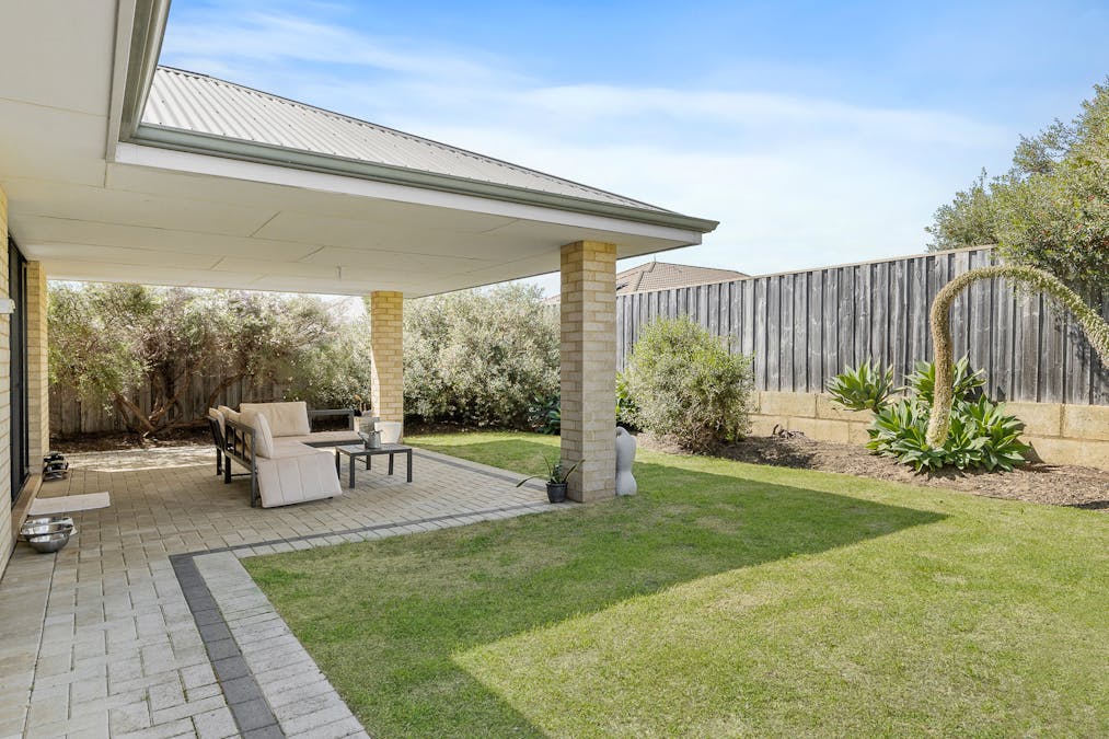283 Peelwood Parade, Halls Head, WA, 6210 - Image 23