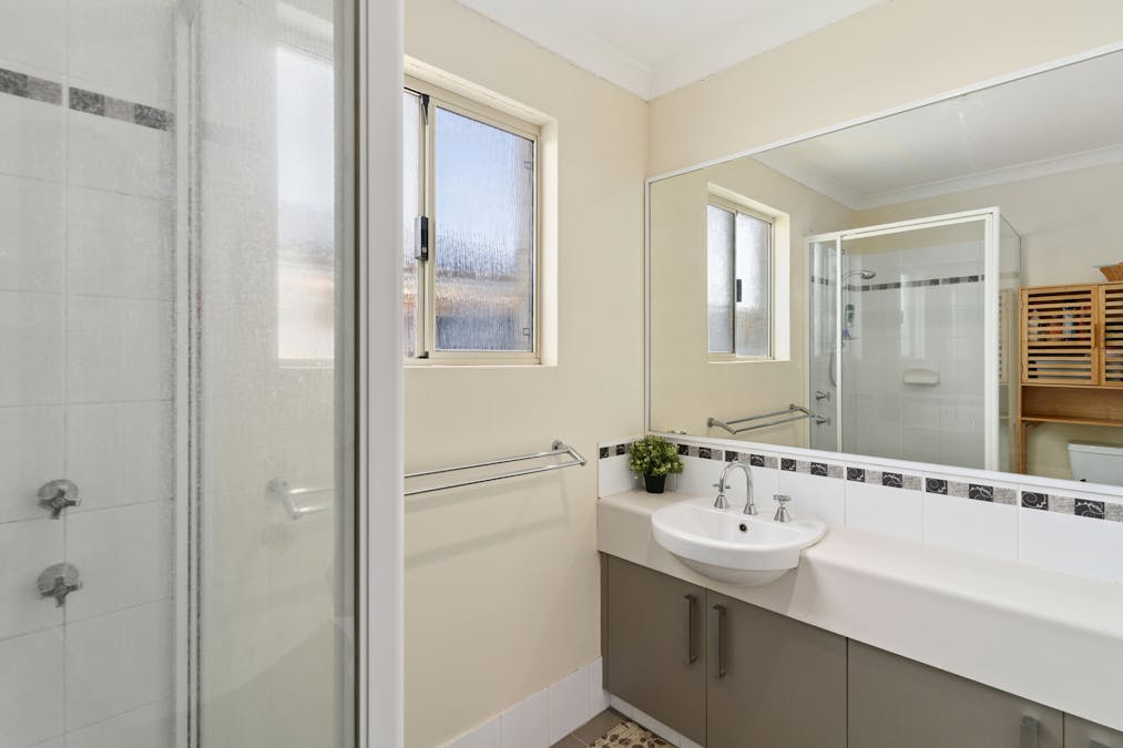 4/3 Paros Lane, Canning Vale, WA, 6155 - Image 8