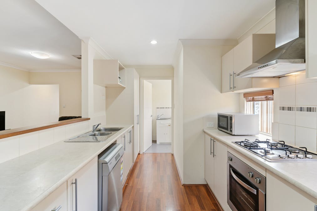 4/3 Paros Lane, Canning Vale, WA, 6155 - Image 2