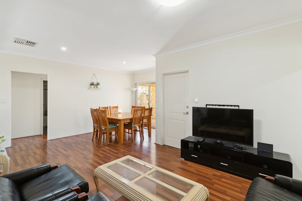 4/3 Paros Lane, Canning Vale, WA, 6155 - Image 12