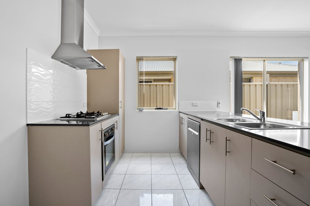 6 Cooralya Avenue, Golden Bay, WA, 6174 - Image 2