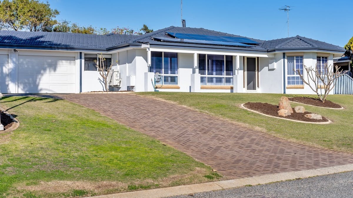 8 Petrel Close, Halls Head, WA, 6210 - Image 25