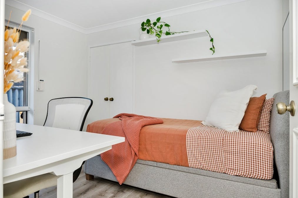 8 Petrel Close, Halls Head, WA, 6210 - Image 15