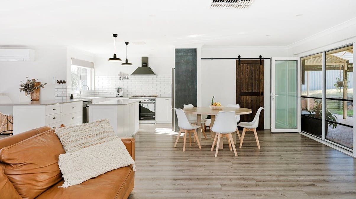 8 Petrel Close, Halls Head, WA, 6210 - Image 1