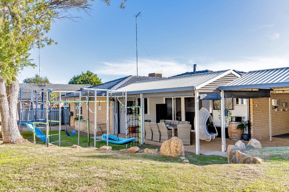 8 Petrel Close, Halls Head, WA, 6210 - Image 21