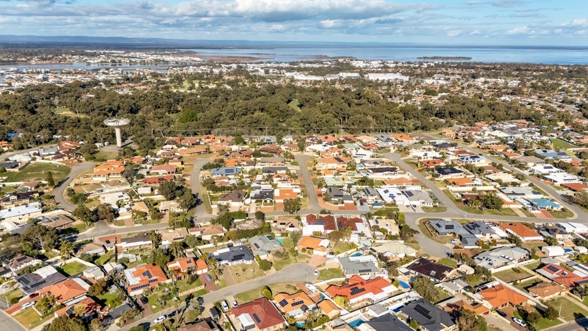 8 Petrel Close, Halls Head, WA, 6210 - Image 22