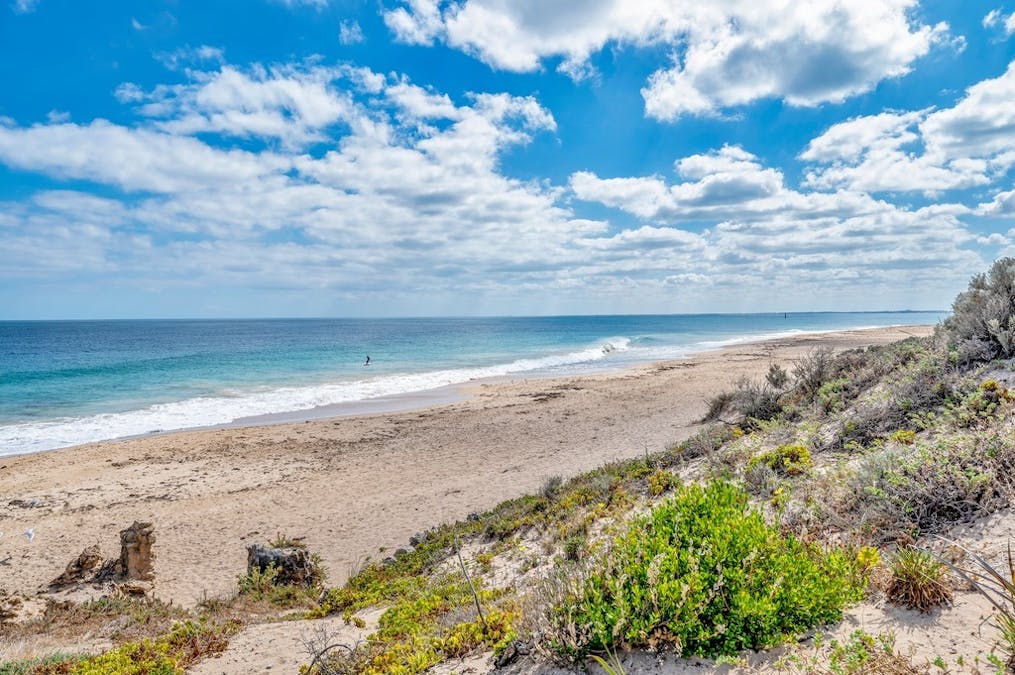 8 Petrel Close, Halls Head, WA, 6210 - Image 27