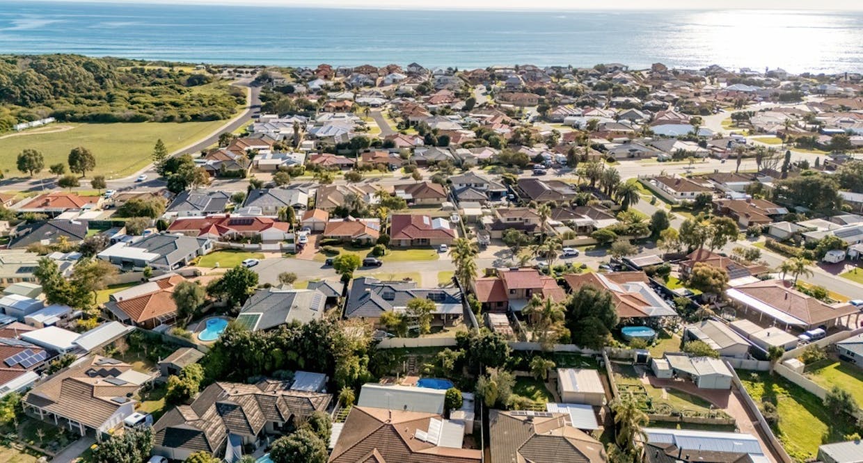 8 Petrel Close, Halls Head, WA, 6210 - Image 26