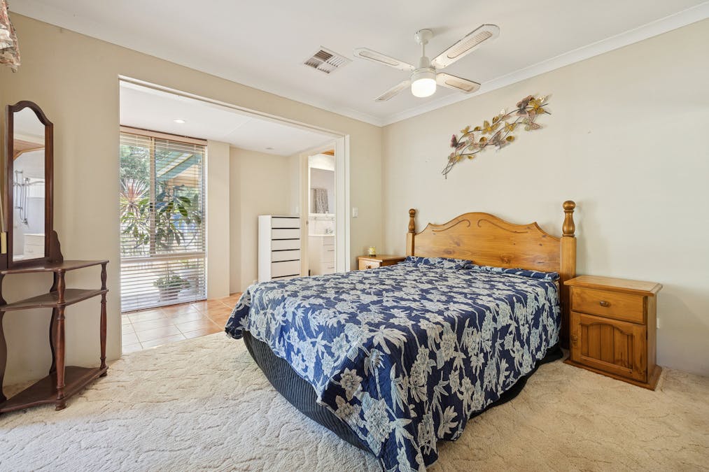 25 Lakes Crescent, South Yunderup, WA, 6208 - Image 15