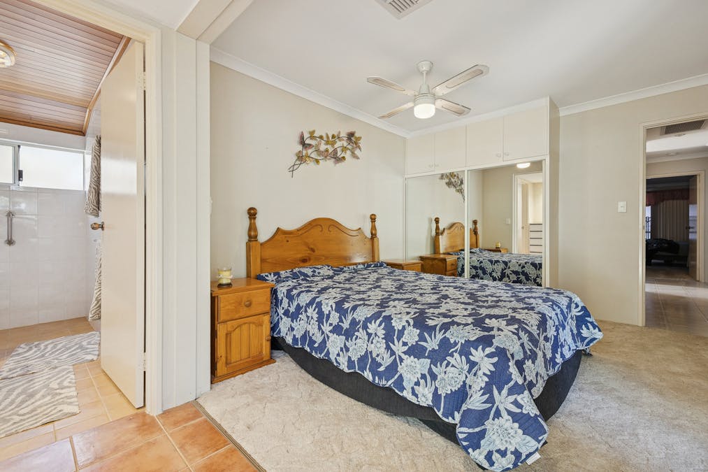 25 Lakes Crescent, South Yunderup, WA, 6208 - Image 16