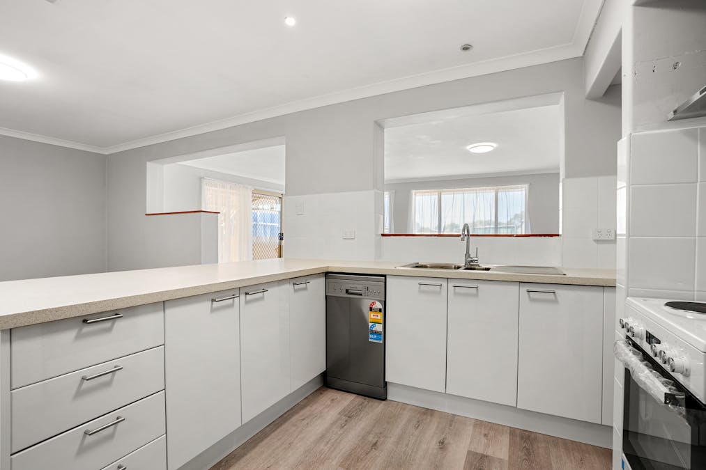 29a Casuarina Drive, Halls Head, WA, 6210 - Image 4