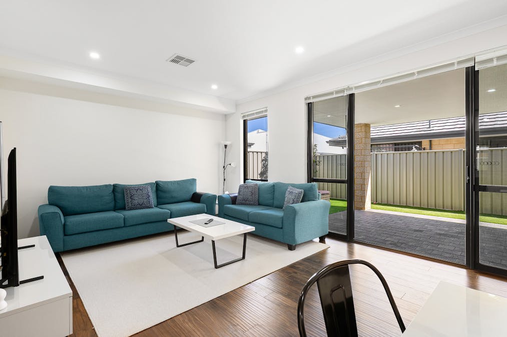 17 Perrinvale Loop, Golden Bay, WA, 6174 - Image 8