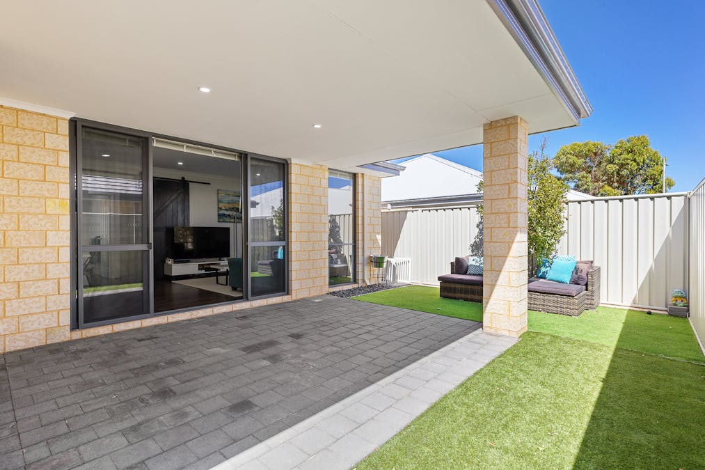 17 Perrinvale Loop, Golden Bay, WA, 6174 - Image 16