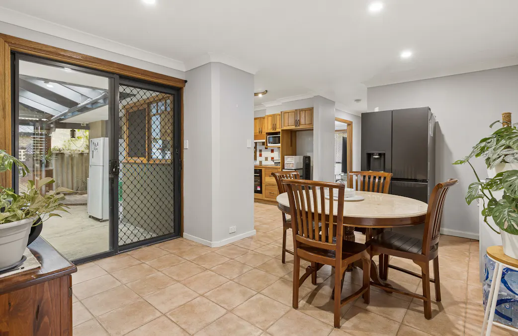 4 Atherton Close, Greenfields, WA, 6210 - Image 9
