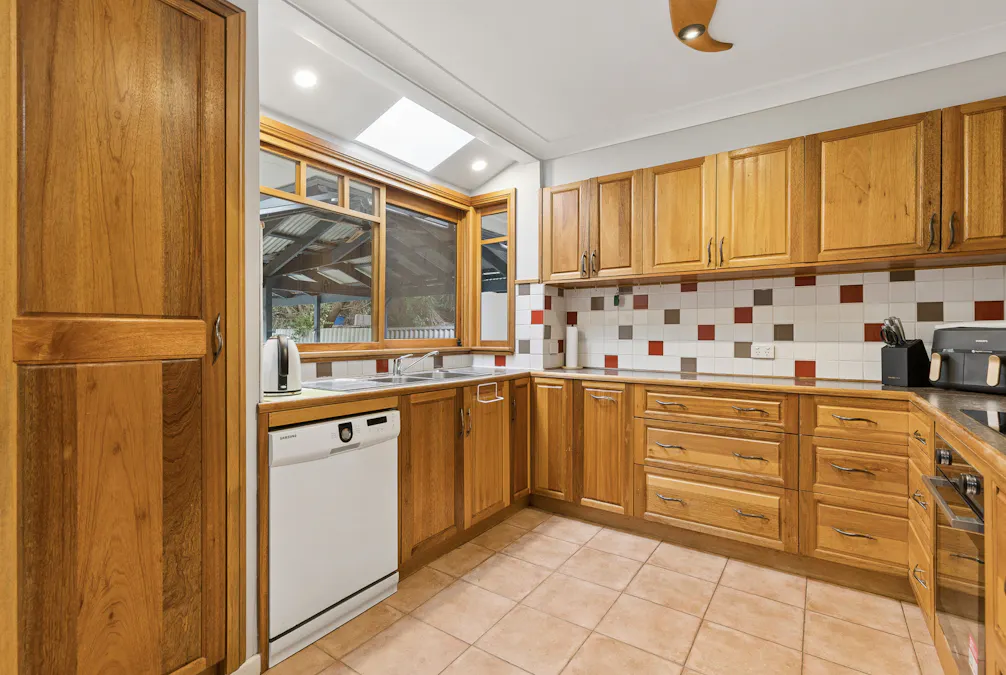 4 Atherton Close, Greenfields, WA, 6210 - Image 1