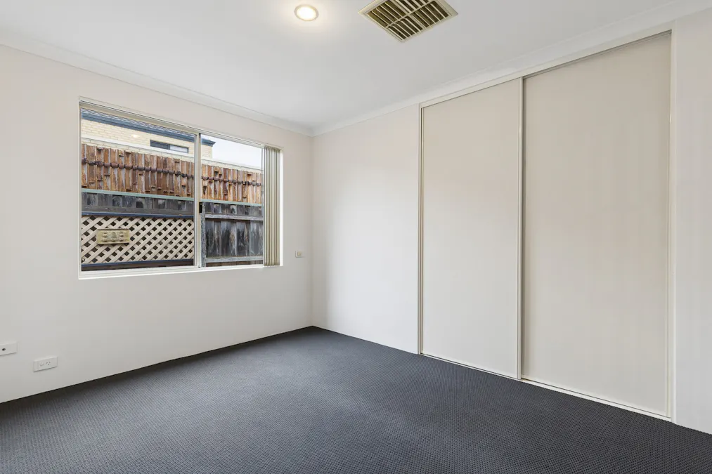 11 Chantilly Circuit, Meadow Springs, WA, 6210 - Image 8